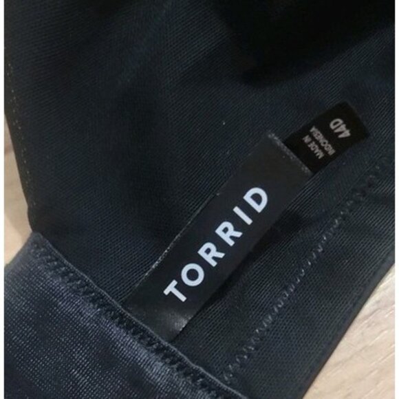 Torrid T-Shirt Bra Size 44D black Pink Hearts Padded Underwire Back Smoothing - Picture 3 of 10